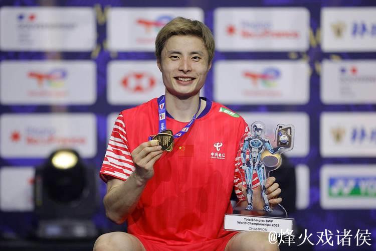 石宇奇总决赛爆冷丢冠,法国小将小波波夫一战封王 石宇奇总决赛爆冷丢冠,法国小将小波波夫一战封王