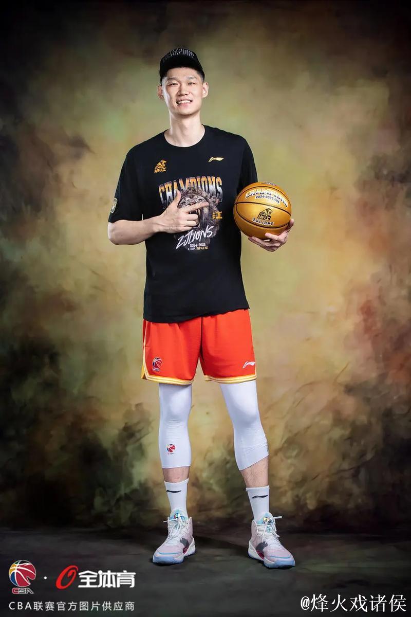 布朗41分胡金秋18分 浙江方兴渡力克上海久事 布朗41分胡金秋18分 浙江方兴渡力克上海久事